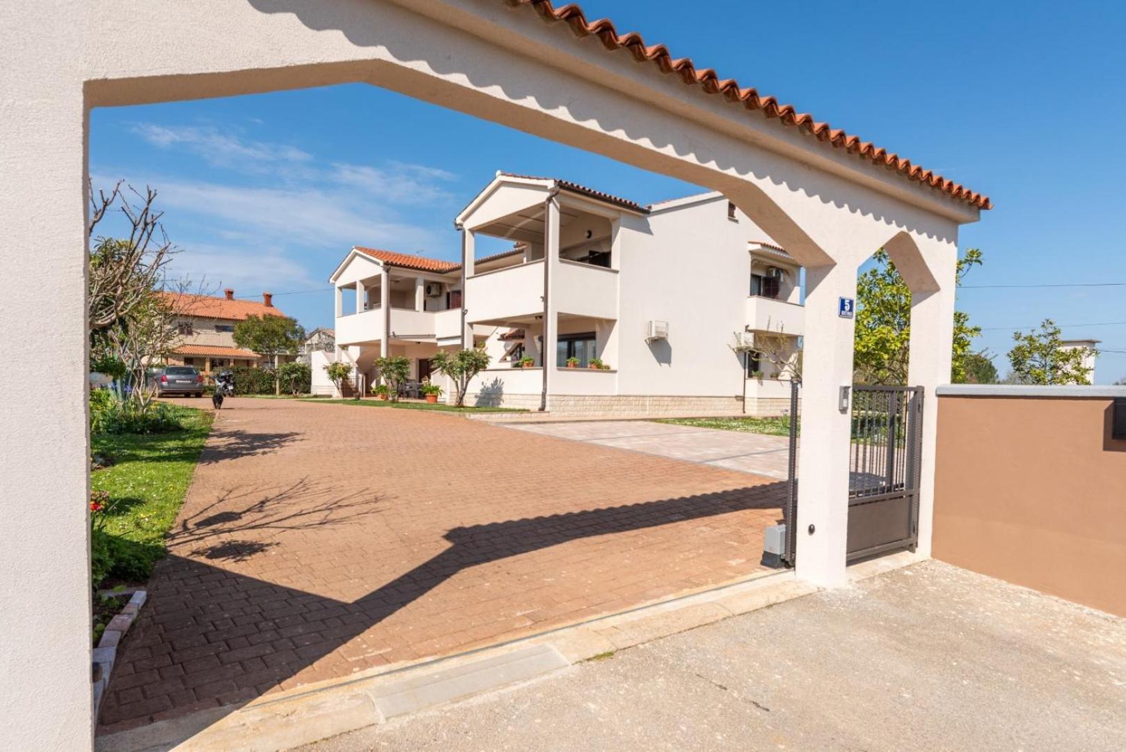 Apartment Marchela Nova Vas  ภายนอก รูปภาพ